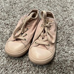 Mauve Converse size 10! Great condition!